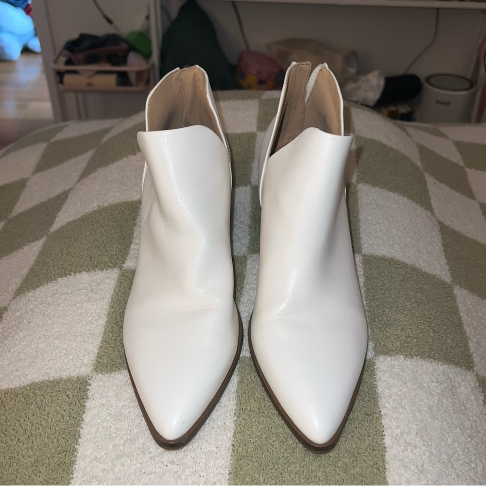 white indigo rd. booties, size 10 NWOT 👢